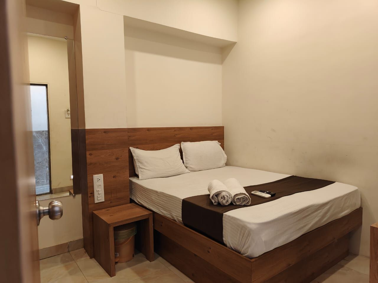 Hotel Apple Inn in Mumbai