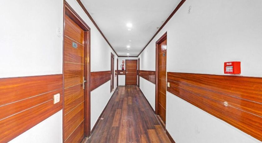 Hotel The Royal Galaxy in Delhi