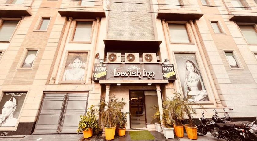 Hotel Lavish Inn By Qotel in Delhi