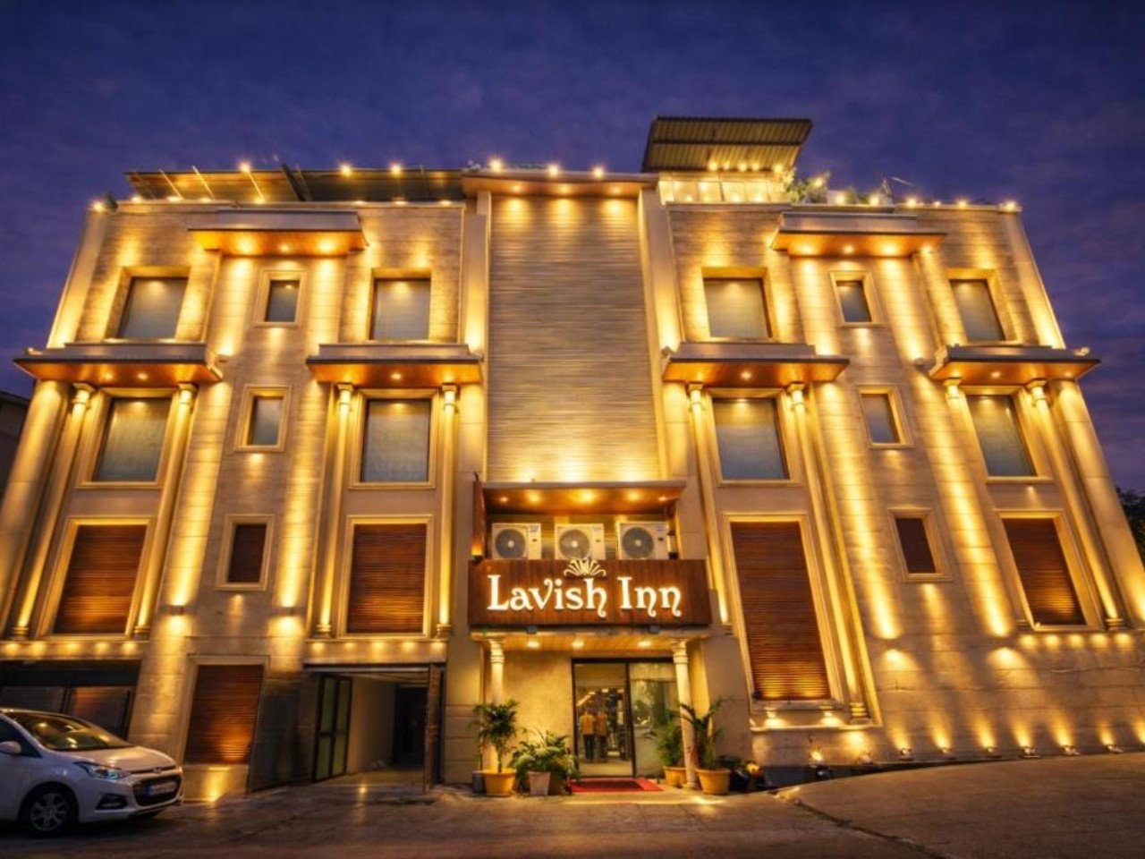 Qotel Signature Lavish Inn in Delhi