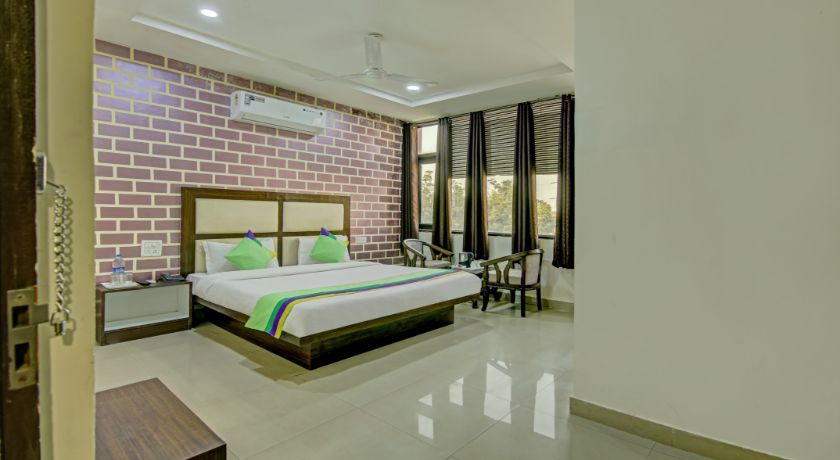 Hotel The Benz in Mohali