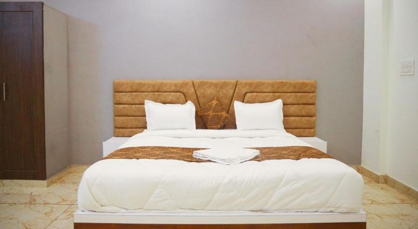 Hotel Crown Royal in Kota