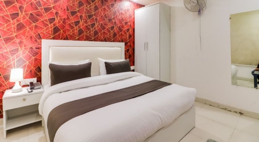 Hotel Galaxy Stay in Delhi