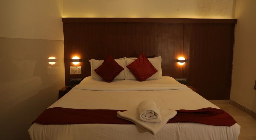 Hotel Express INN in Panvel