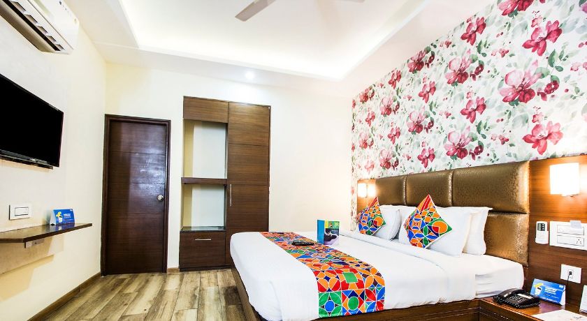 Hotel Palm Plaza in Zirakpur