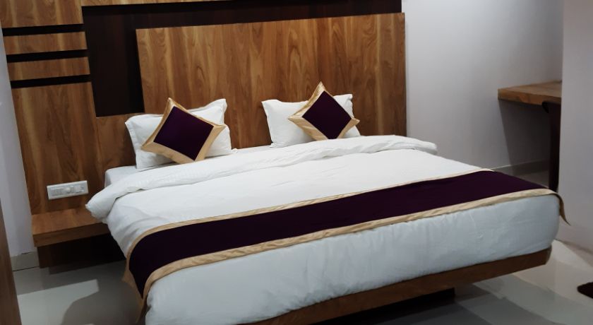 Hotel Crown Palace in Patna