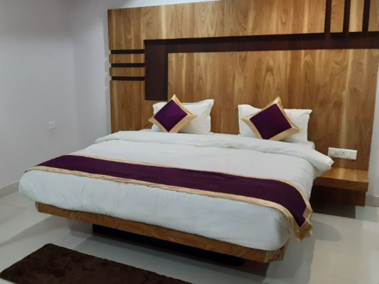 Hotel Crown Palace in Patna