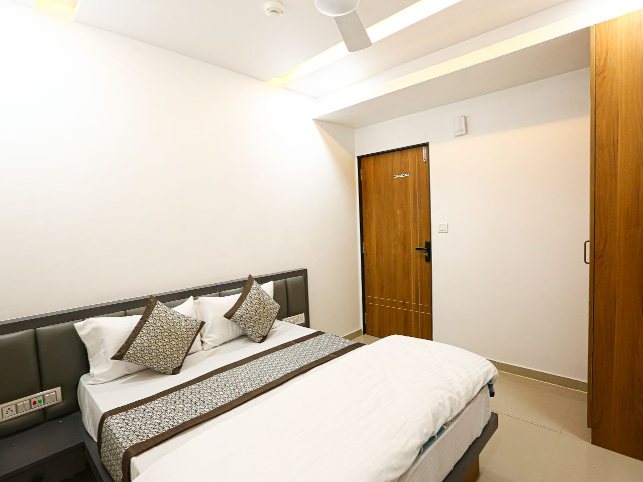 Hotel Green Villa in Surat