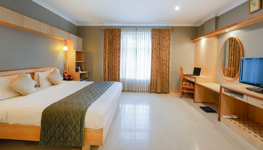 Cross Roads Inn in Bangalore