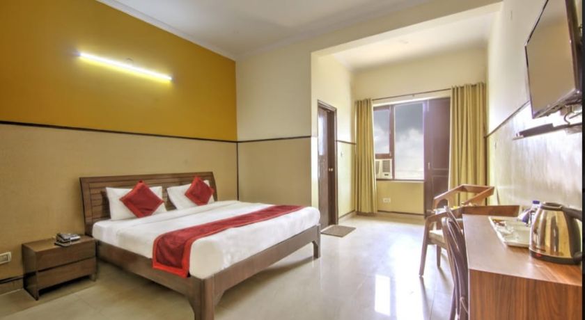 Hotel Elite Peak in Noida