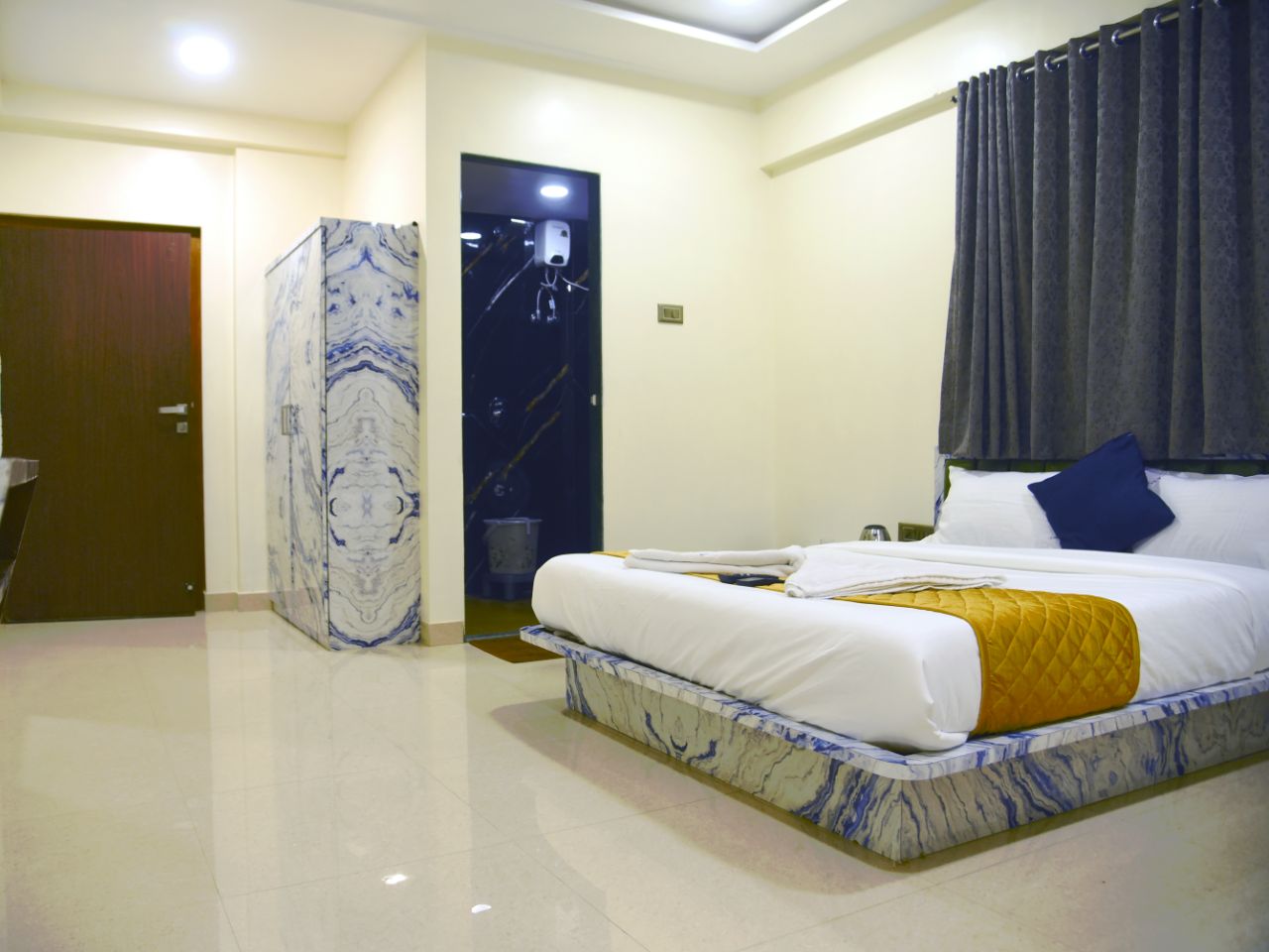 Hotel Edition Blue in Mumbai