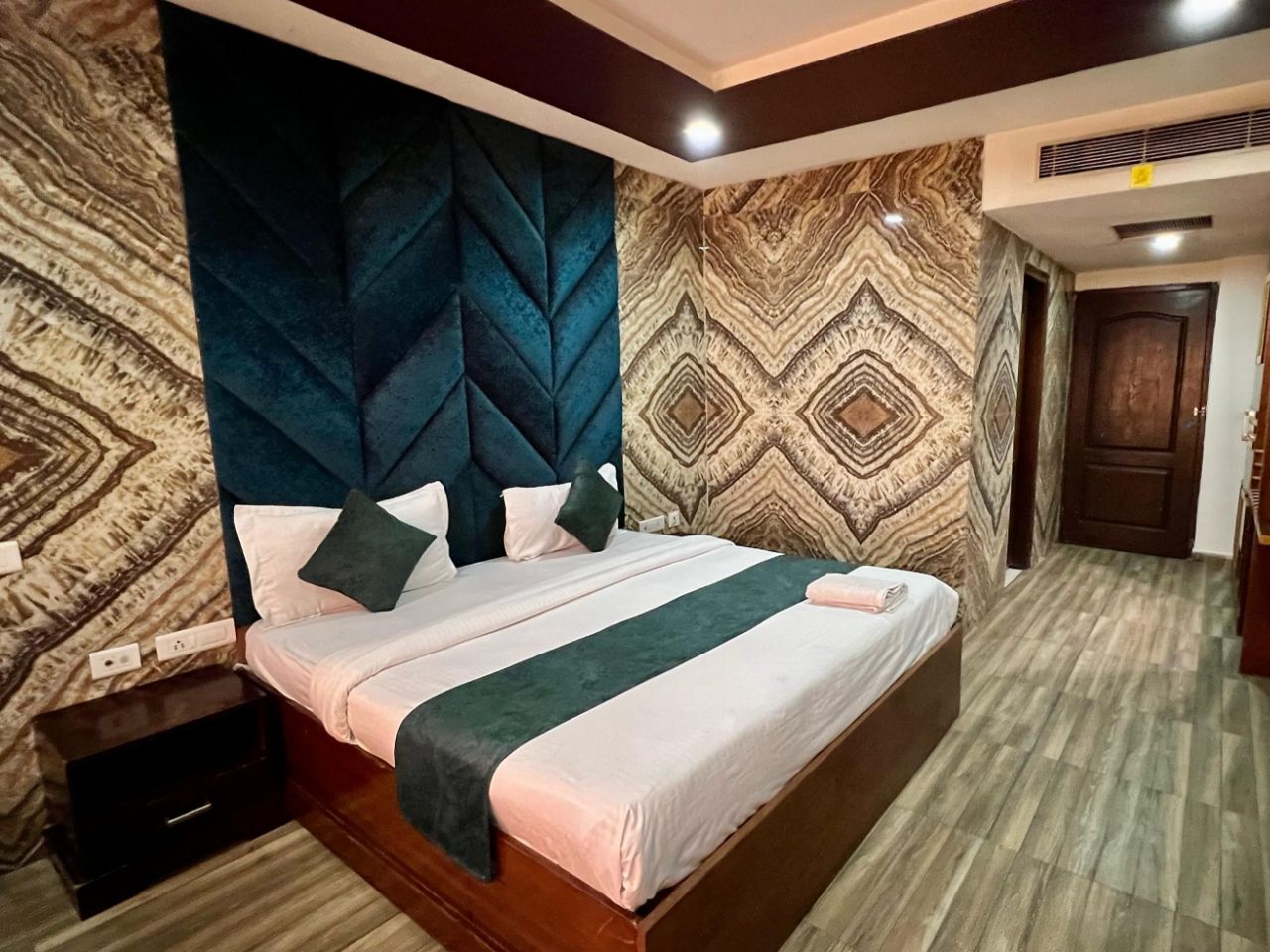 Hotel The Golden Oyster in Dehradun