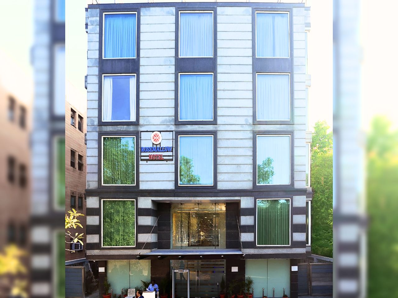 Rose Mallow Hotel in Delhi