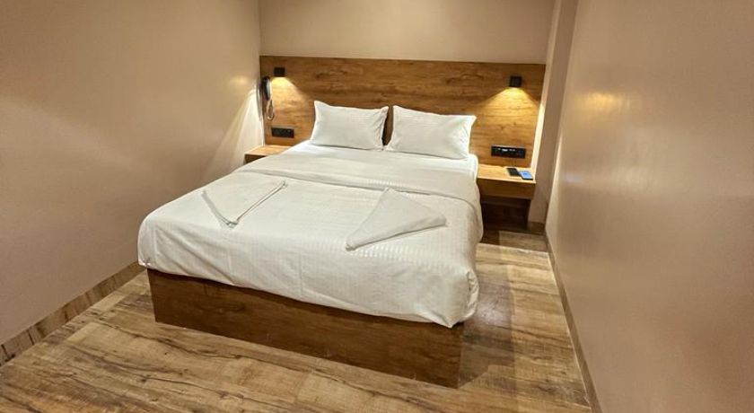 Hotel Embrace Inn in Mumbai