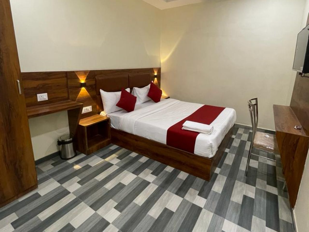 Golden Sands in Mumbai