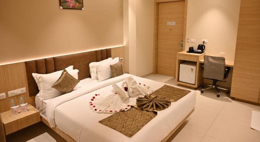 All Seasons in Lucknow