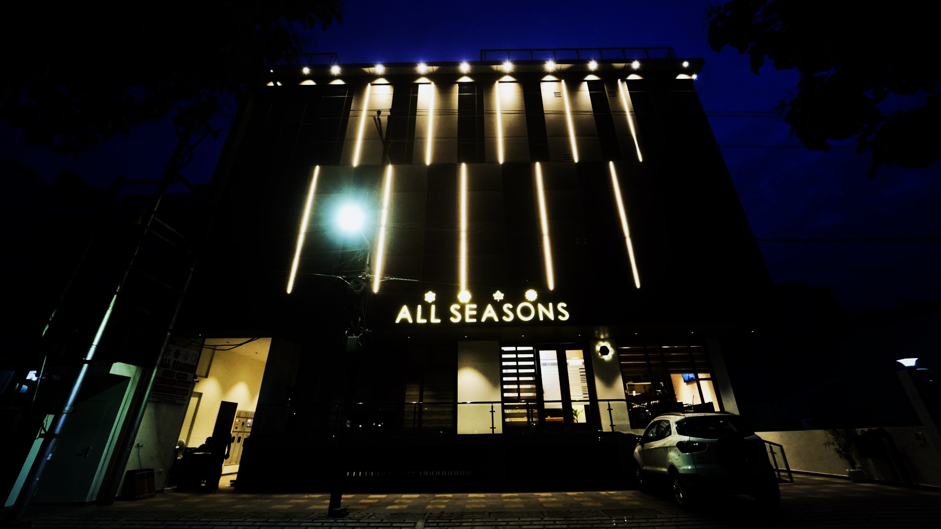 All Seasons in Lucknow