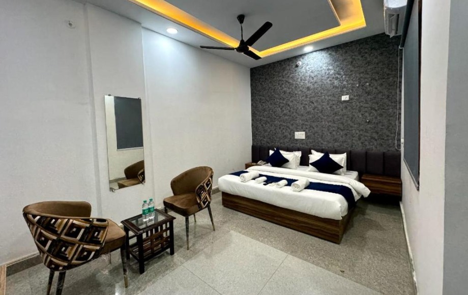 Radiant Blu Hotel in Noida
