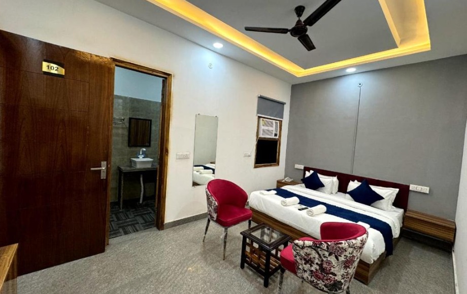 Radiant Blu Hotel in Noida