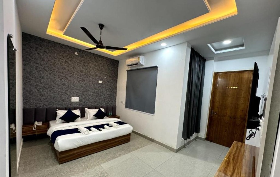 Radiant Blu Hotel in Noida