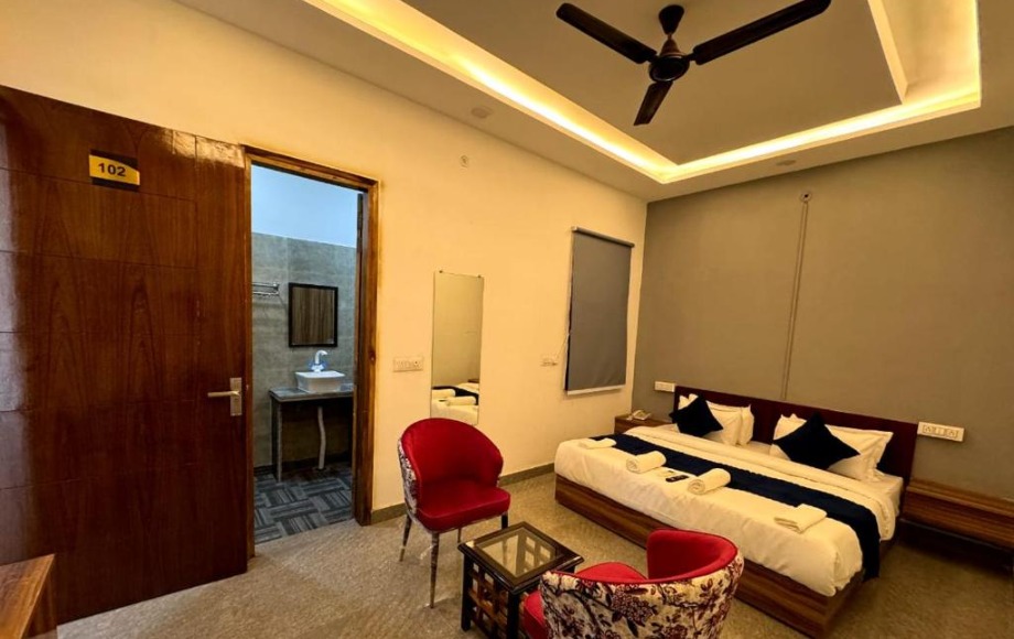 Radiant Blu Hotel in Noida