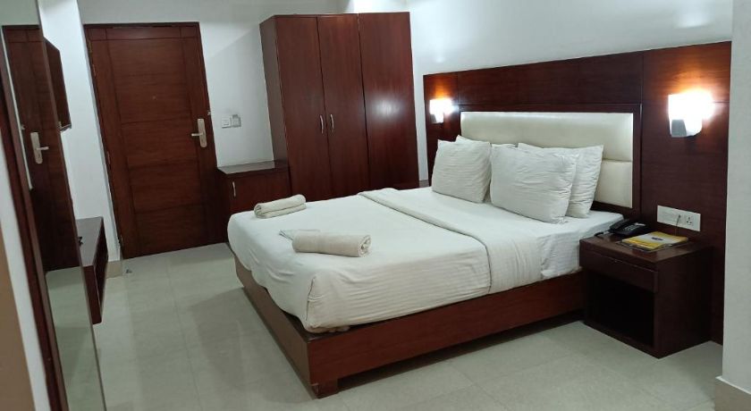 Hotel Autumn Crocus in Guwahati