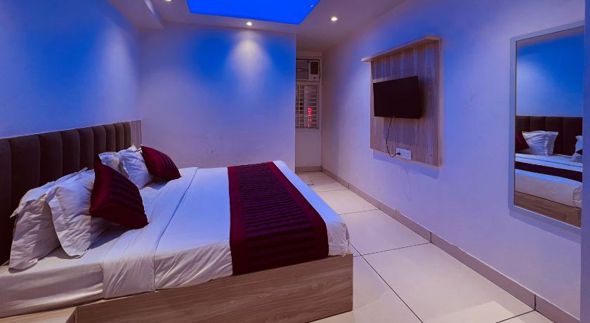 Hotel Luxury Inn in Delhi