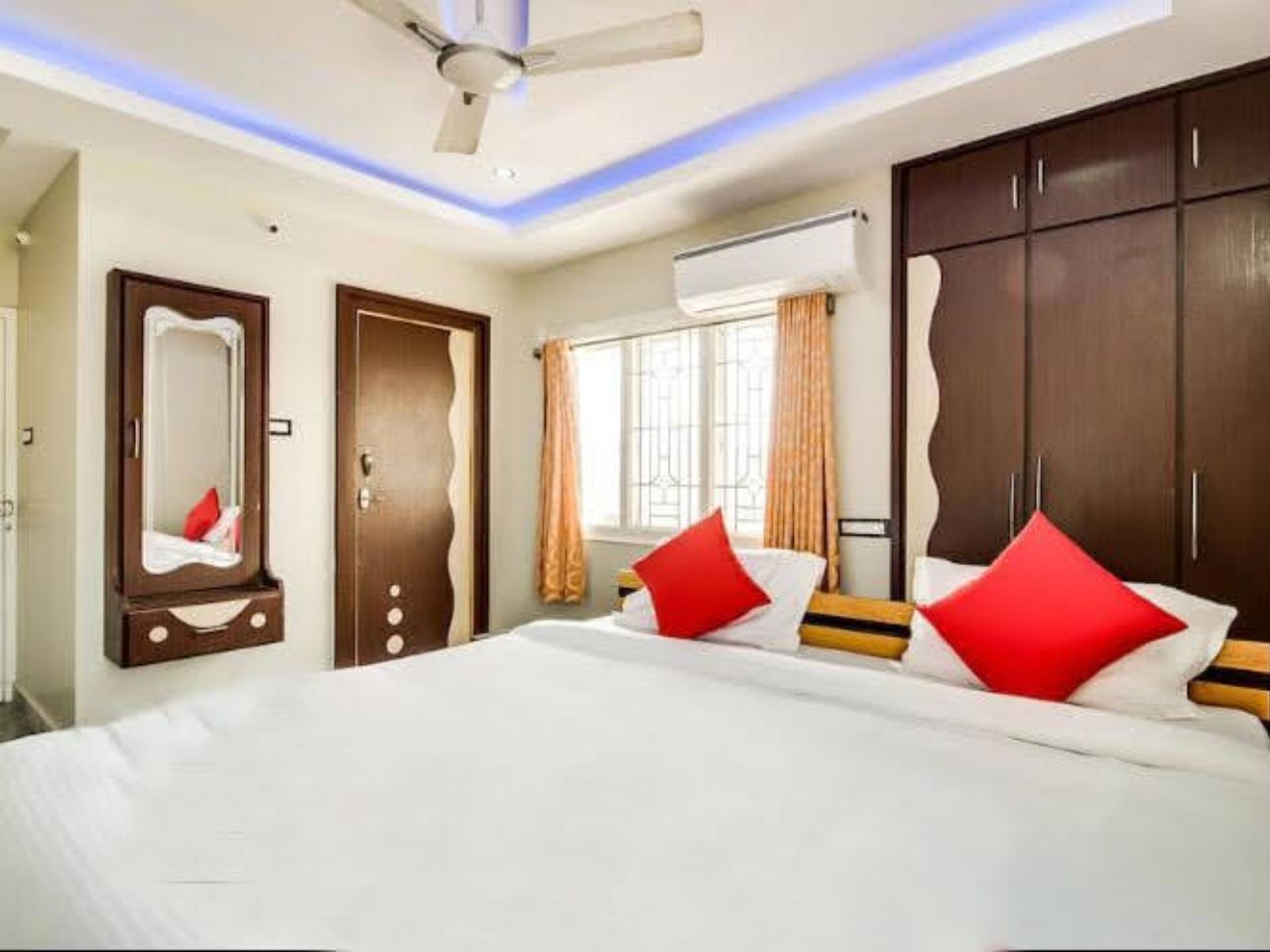 Corniche Hotel in Visakhapatnam