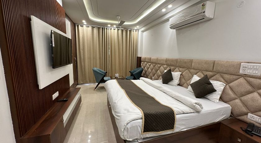 The Royal Oakes in Delhi