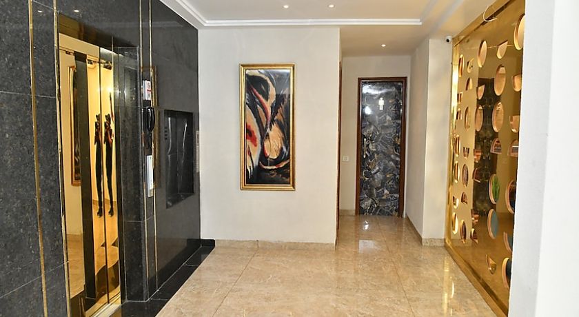 Hotel Pearl Wood in Zirakpur