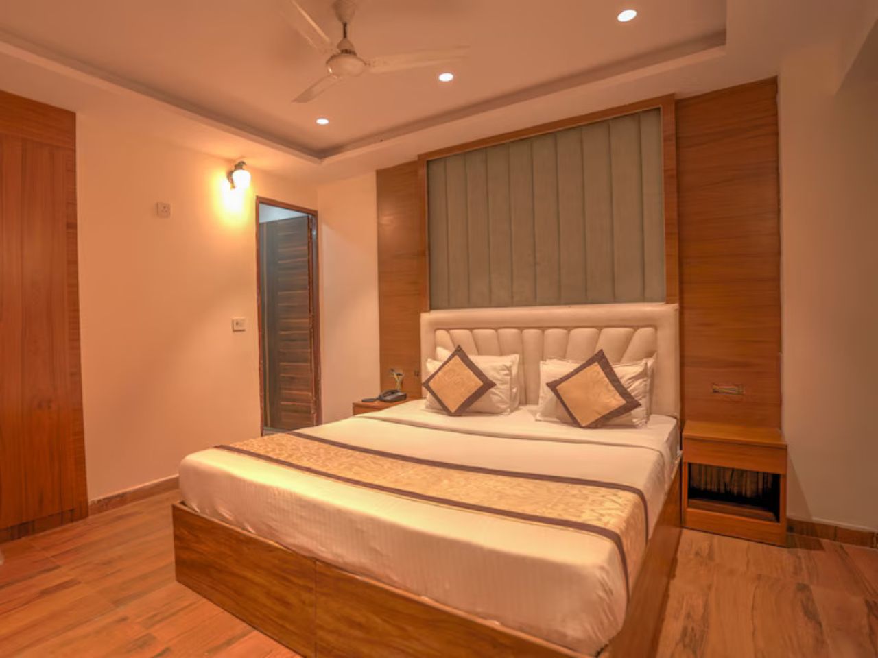 Hotel Stiltstay in Noida