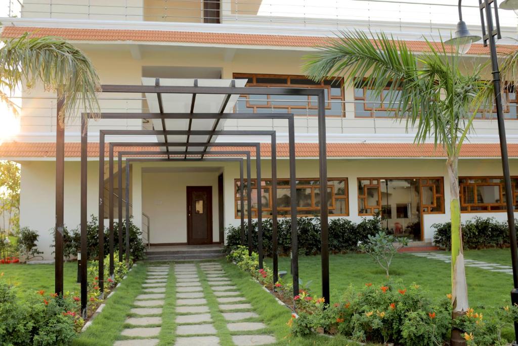 Country club Lee Crysstal - Boutique Hotel in Chennai