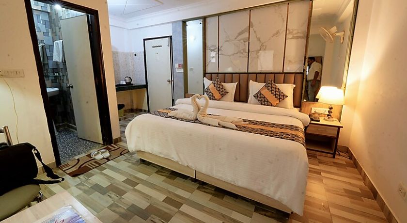 Hotel Clink in Delhi