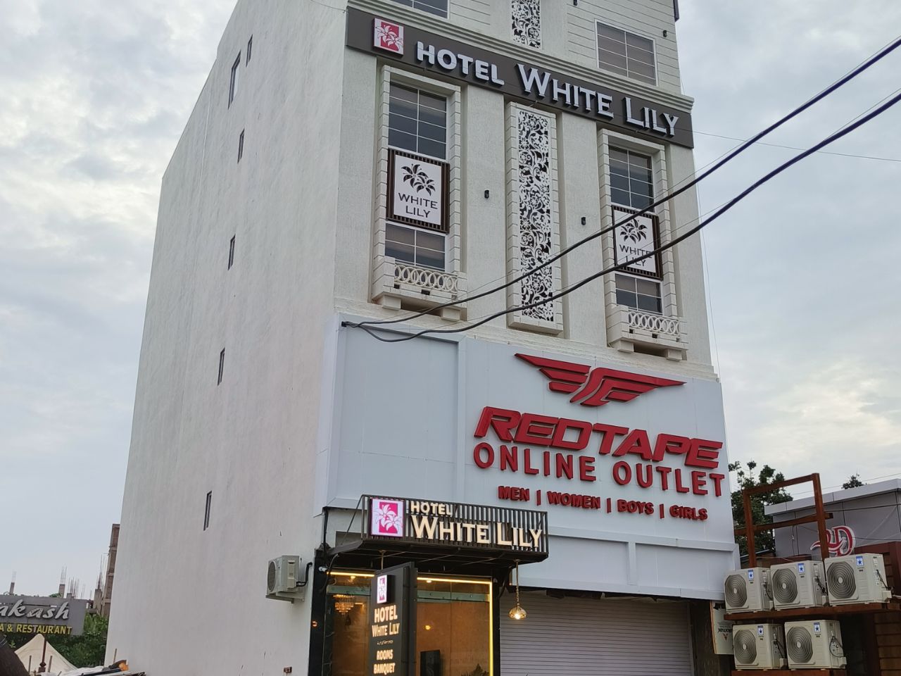 Hotel White Lily in Bhopal
