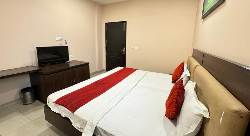 Hotel Admire Inn in Noida