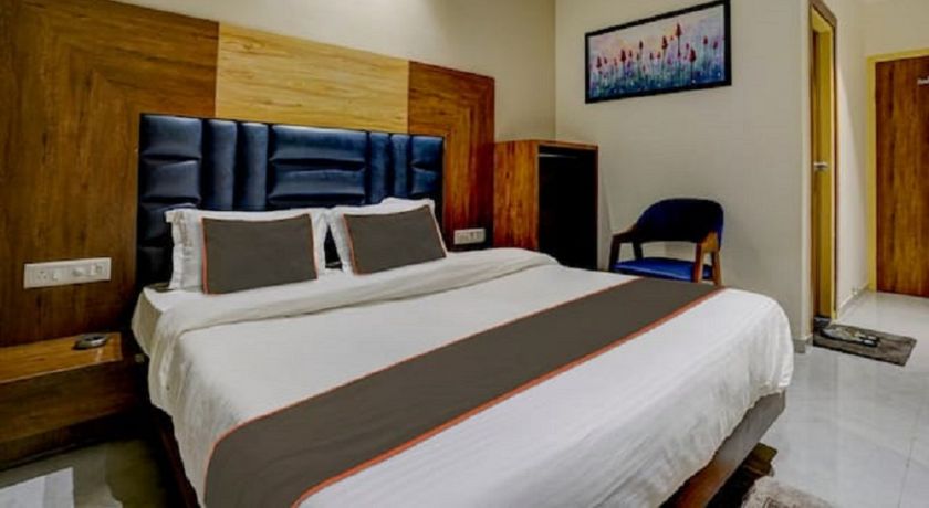 Hotel SR Inn in Anand