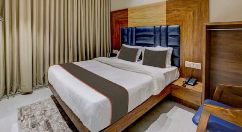 Hotel SR Inn in Anand