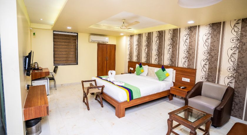 De Grandeur Hotel in Thane