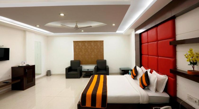 Hotel Anand Lok Inn in Delhi