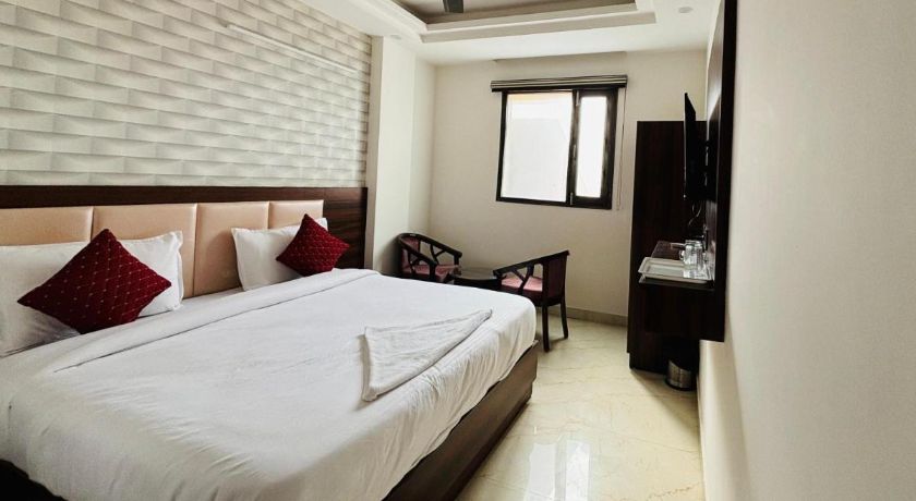 Hotel ECG Grand Inn in Delhi