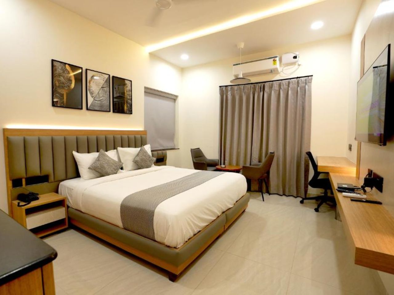 Oak Business Hotel in Hyderabad