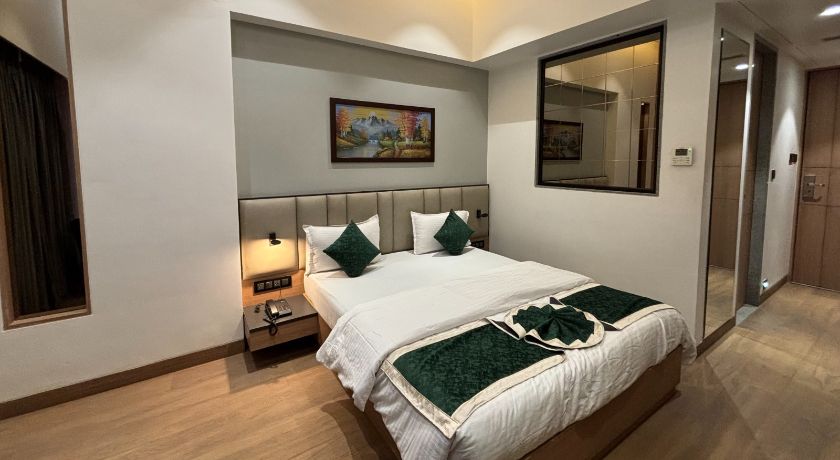 Hotel Red Carpet in Vasai