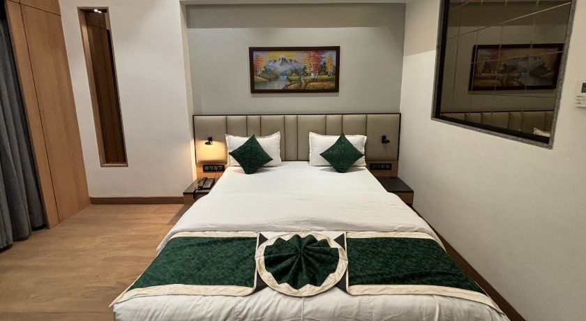 Hotel Red Carpet in Vasai