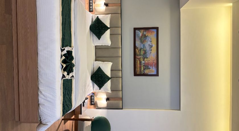 Hotel Red Carpet in Vasai