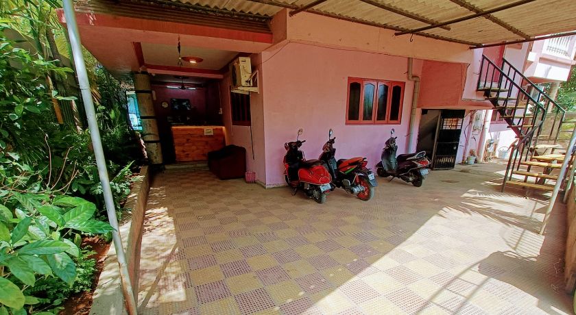 Peaceful Studio Redwing in Panvel