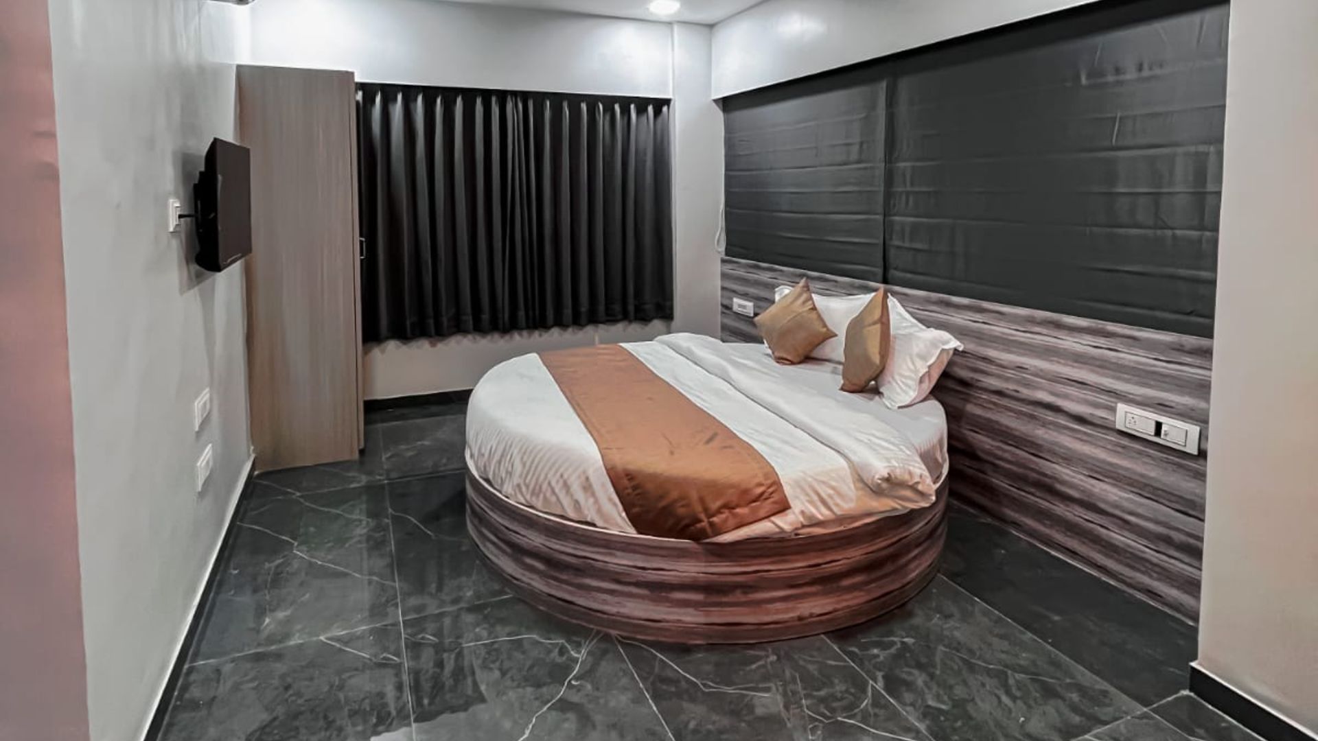 Hotel Balaji Inn in Surat