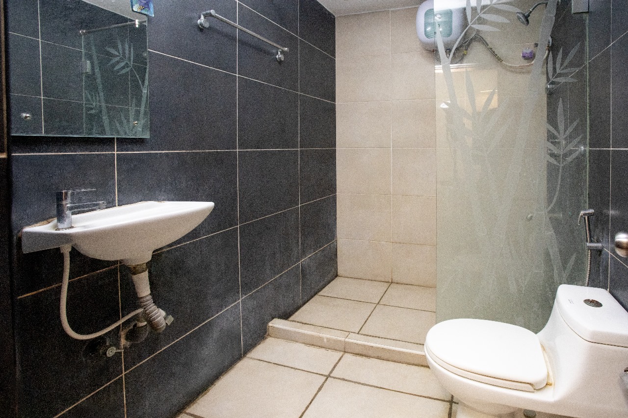 Stayz Inn De-Lux Near US Consulate in Chennai