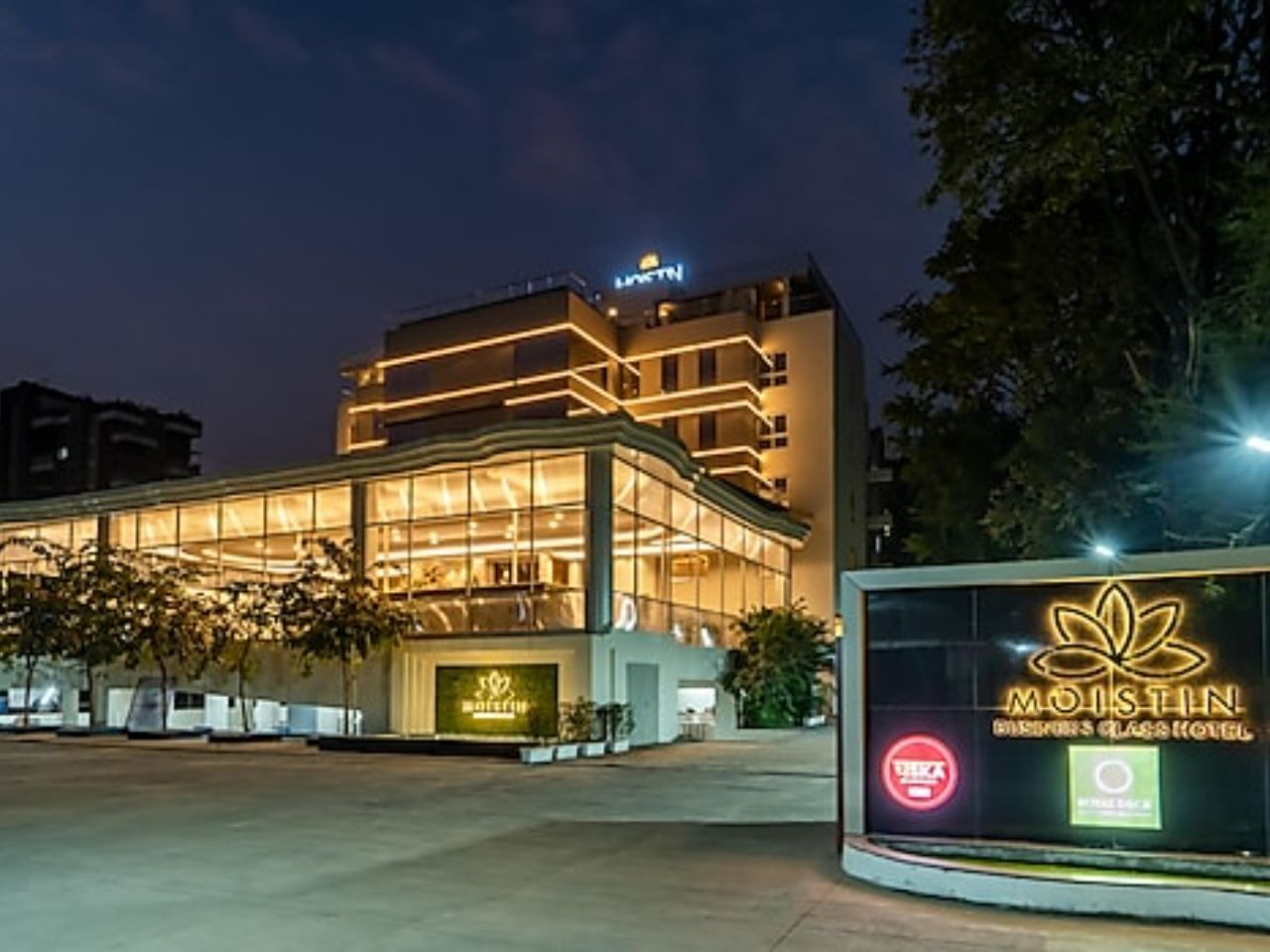 Moistin Business Class Hotel in Pune