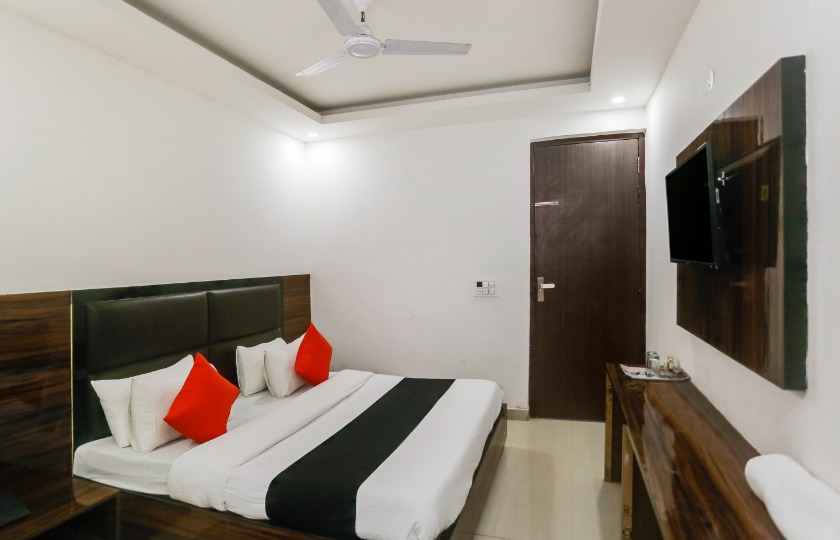 Glorify Hotel in Noida