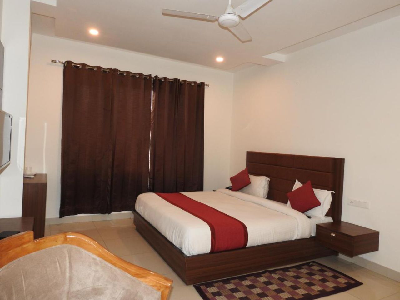 Hotel Aakash Residency in Dehradun